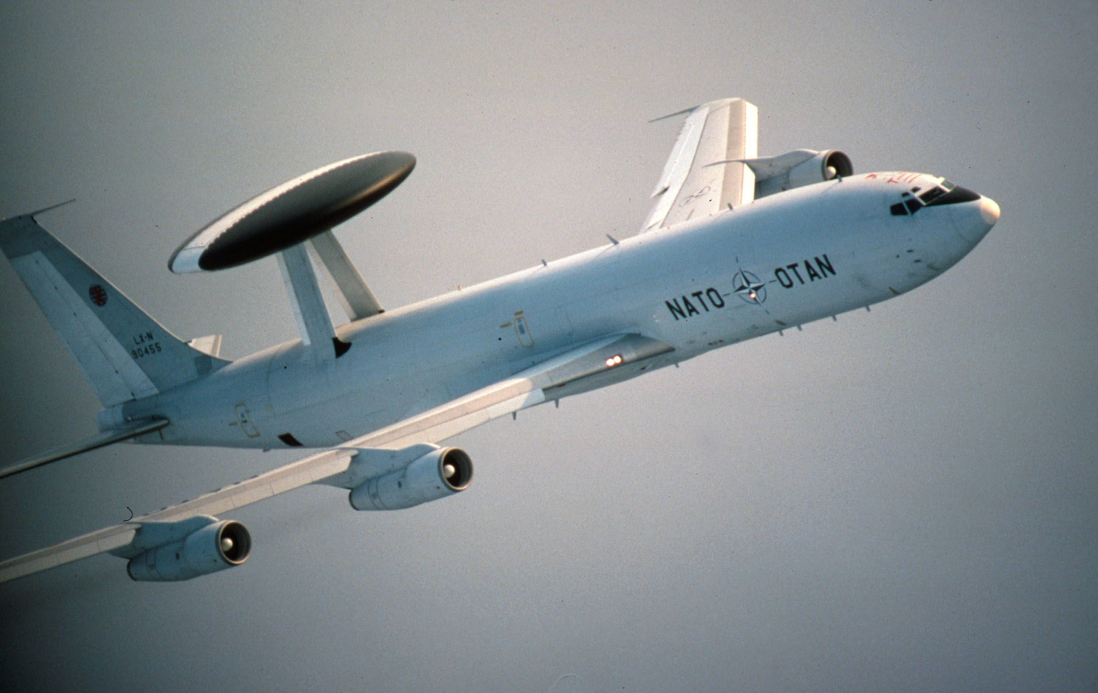 Авакс самолет. Самолеты ДРЛО НАТО. АВАКС НАТО. AWACS самолет. ДРЛО АВАКС ТТХ.