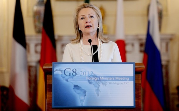 Clinton says US supports UN force in Syria, but no comment on NATO role