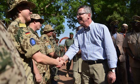 De Maiziere defends Germany’s reluctance to deploy combat troops