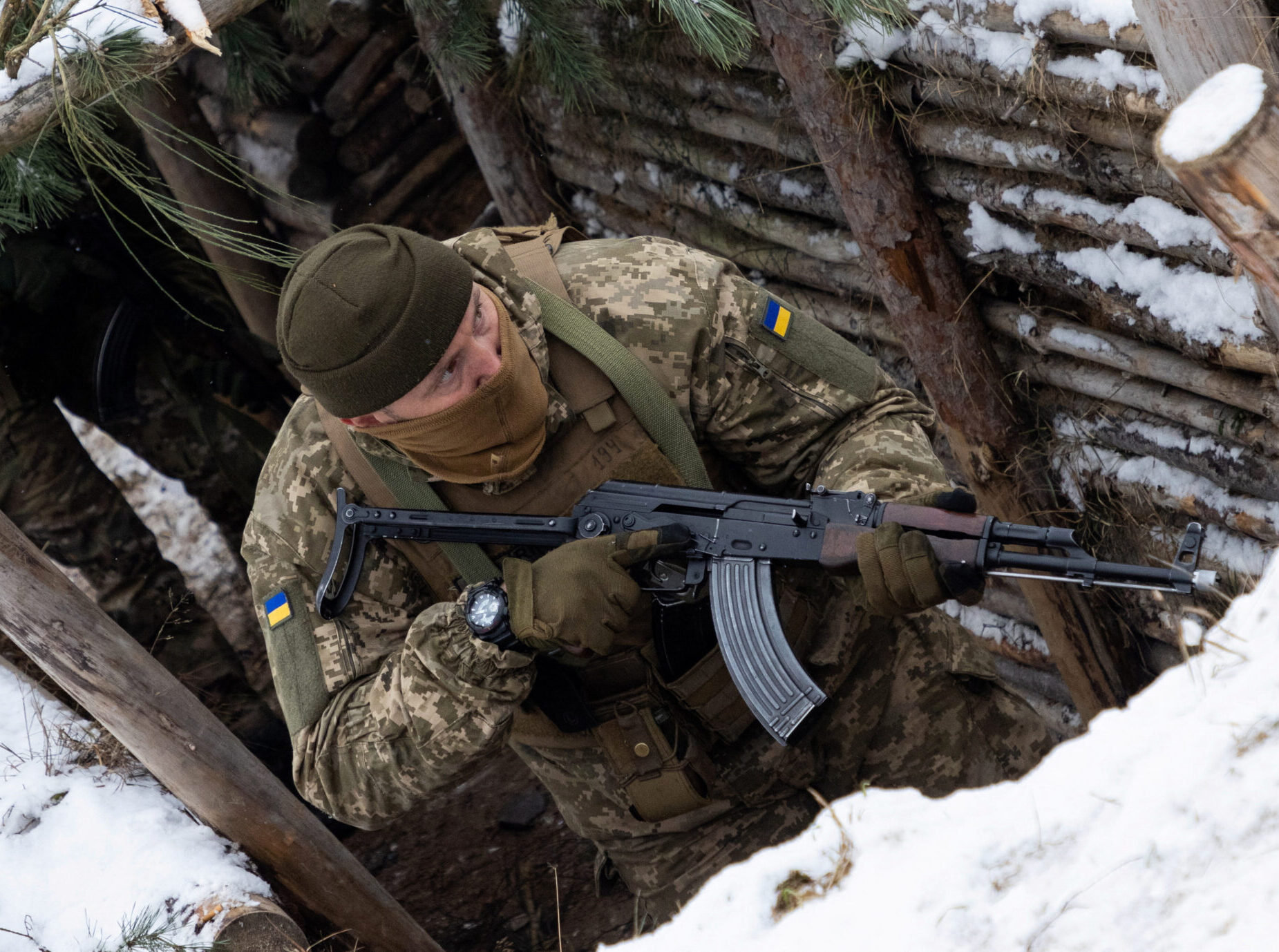 To defeat Putin in a long war, Ukraine must switch to active defense in